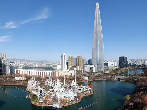 Seokchon Gölü
