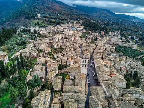 Assisi – Piazza del Comune