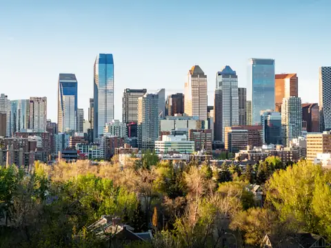 Deerfoot Trail / Memorial Drive, Calgary – 511 Alberta Verkehrskamera