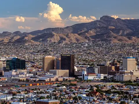 Stanton Street Bridge (El Paso – Ciudad Juárez) – كاميرا المعبر الحدودي El Paso