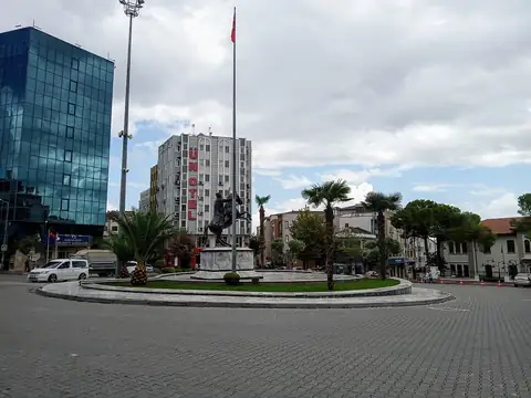 Yaren Leylek Yuvası – Eskikaraağaç