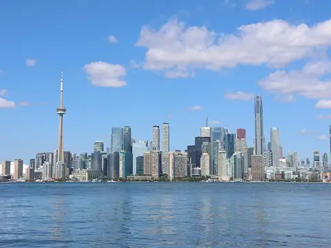 Highway 401 / Yonge Street, Toronto – Ontario 511 Verkehrskamera